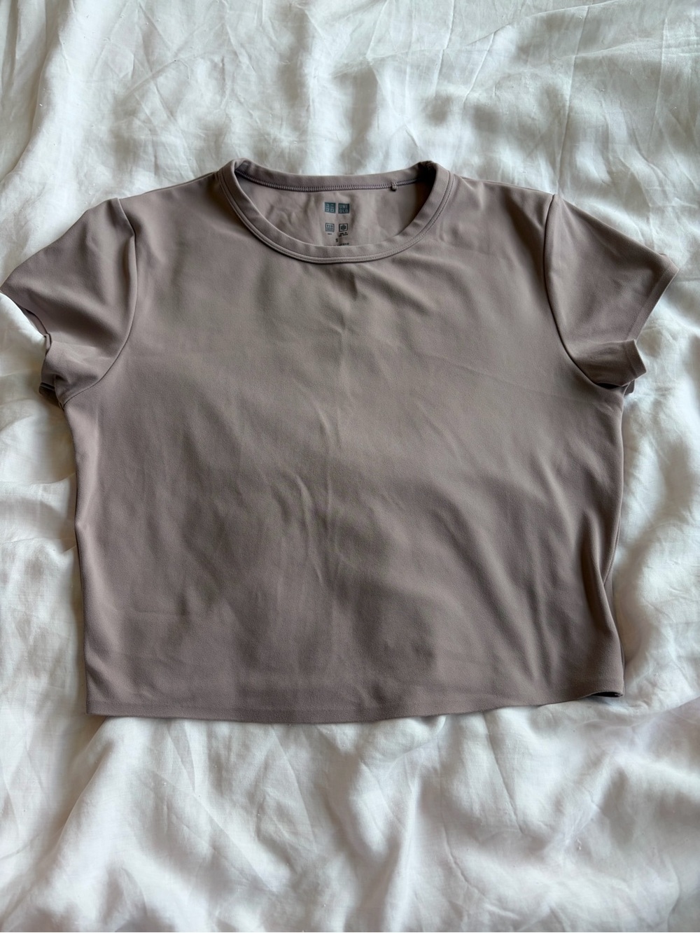 uniqlo airism rose pink cropped t-shirt (s)